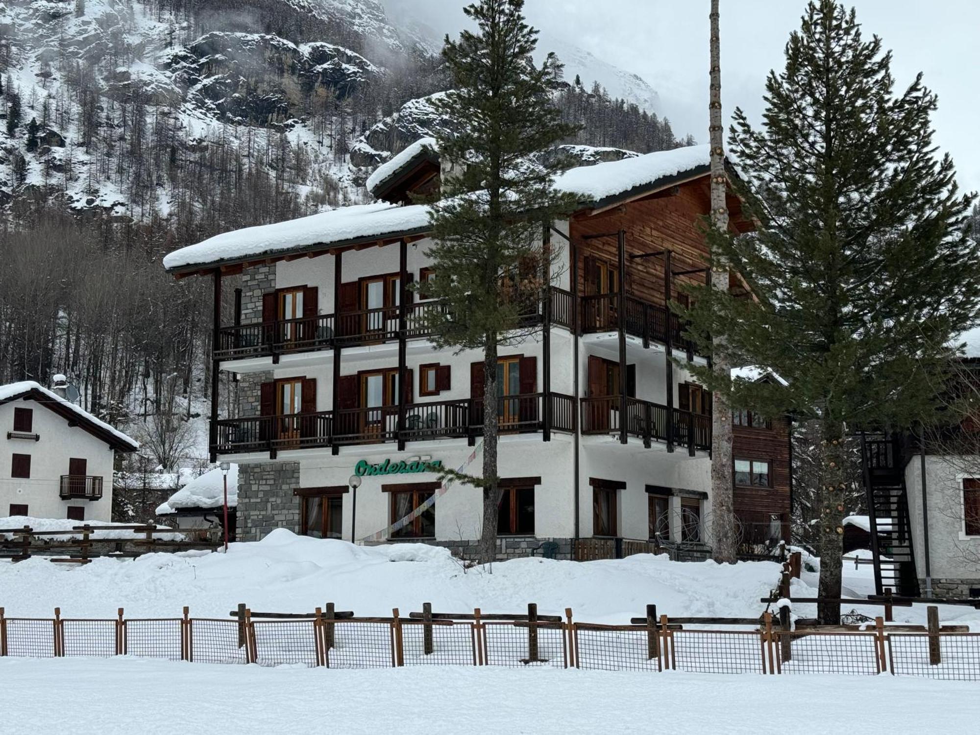 Hotel Ondezana Cogne Kültér fotó